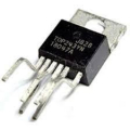 TOP243 INTEGRATO REGOLATORE CONVERTER CA-CC
